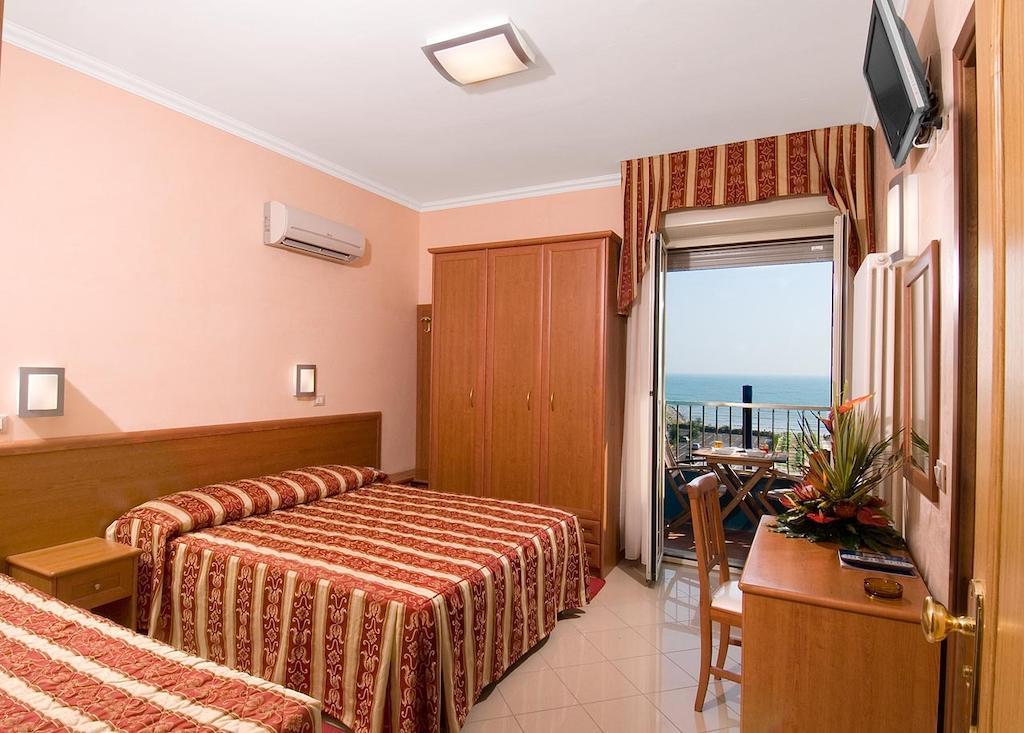 Hotel Bristol 3*