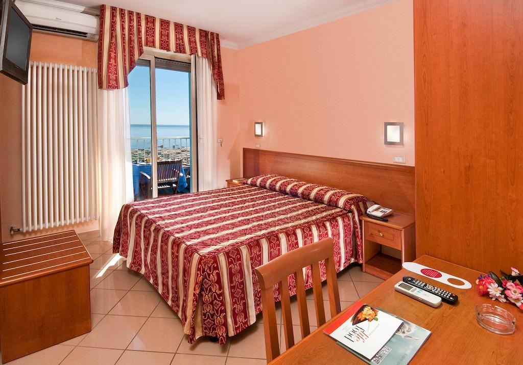 Hotel Bristol